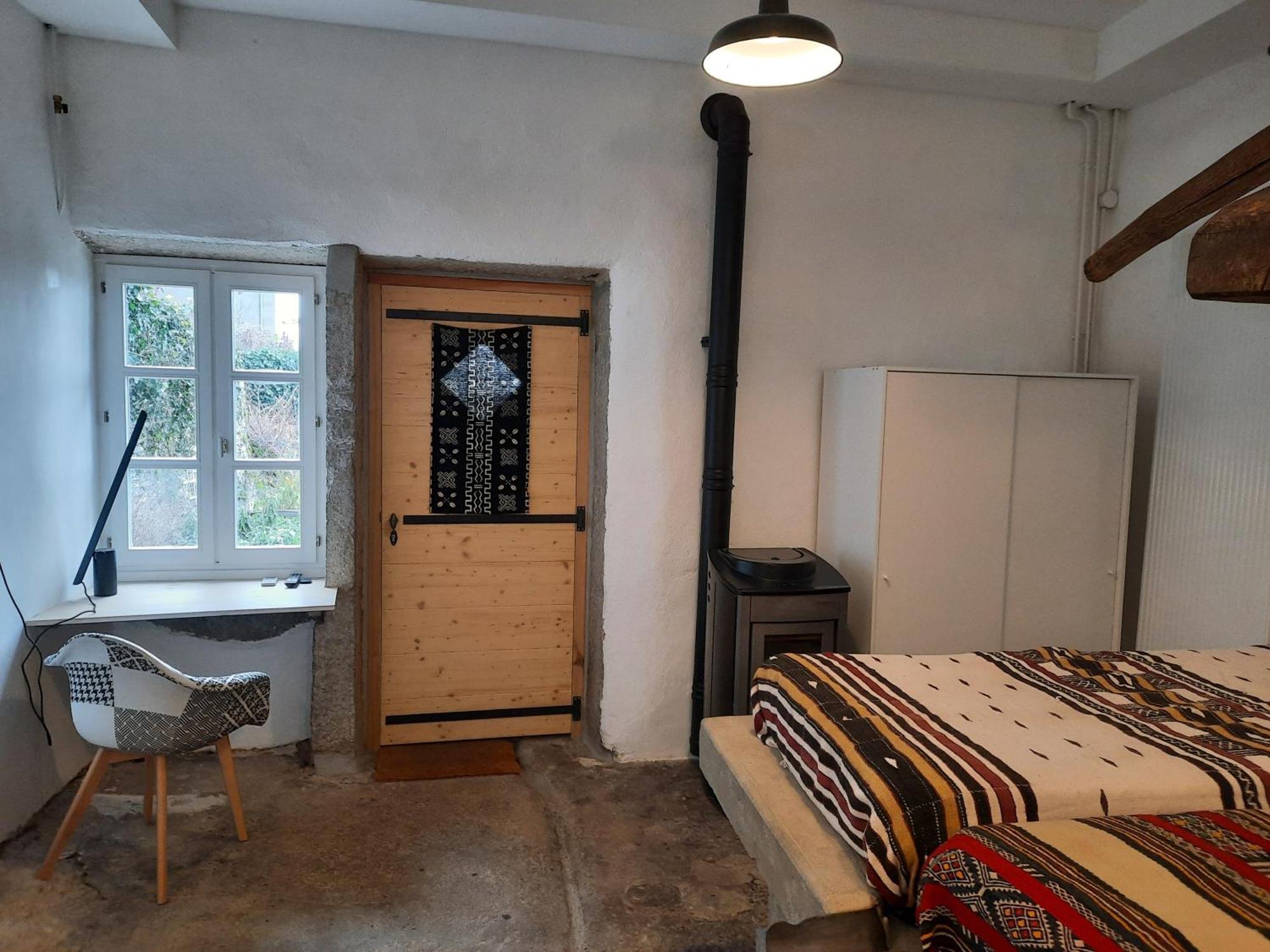 Dormir Au Pressoir Montagnieu  外观 照片